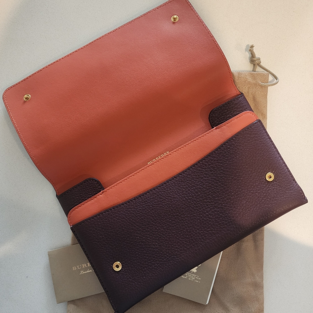 BURBERRY Two-tone Leather Clutch In Deep Claret - Picture 3 of 8